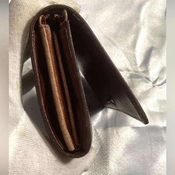 Louis Vuitton Monogram Tresor Wallet - Picture 9 of 11